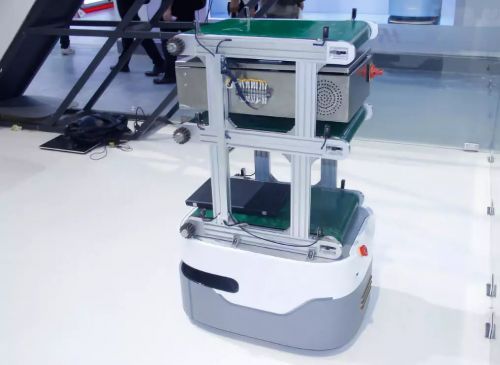 agv机器人提升制造灵活性 现代工厂逐步走向智能制造模式